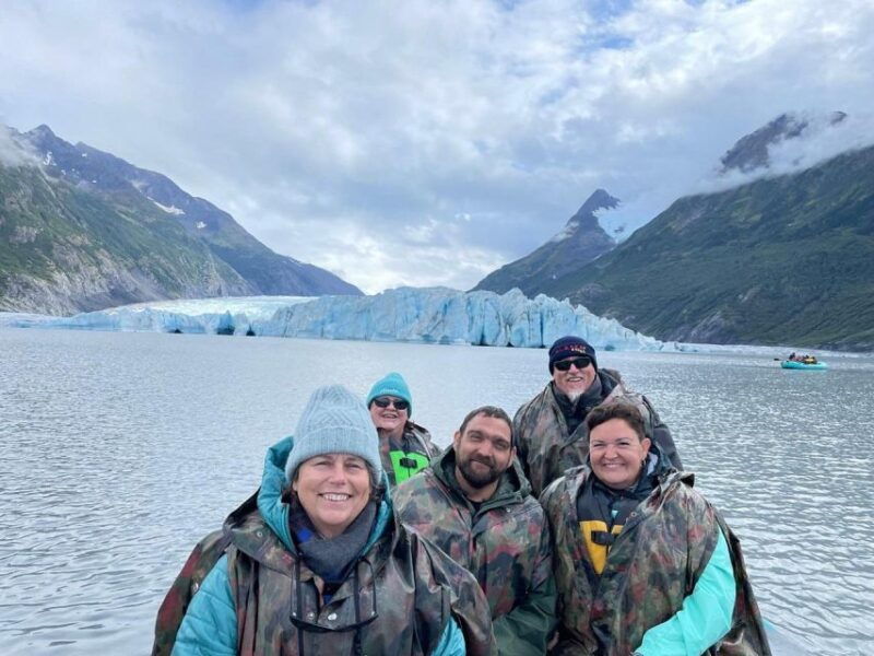 girdwood-bears-trains-icebergs-tour