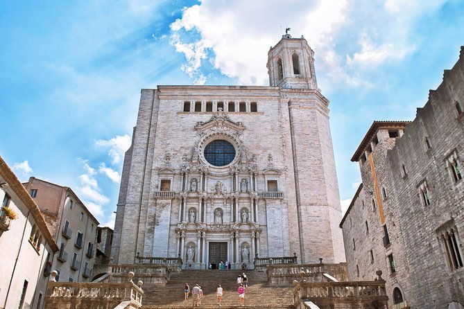 girona-dali-museum-small-group-tour-with-pick-up-from-barcelona