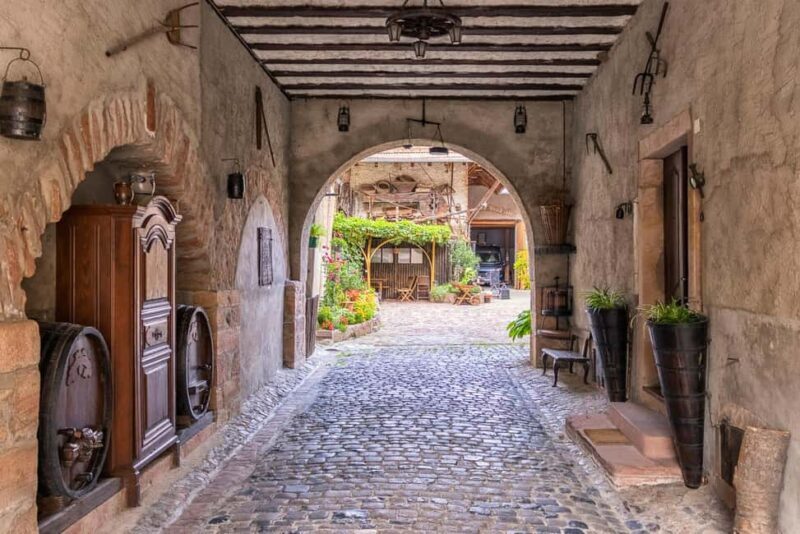 Girona: Private 2-Hour Intro Walk with Local Guide - The Price and Its Value