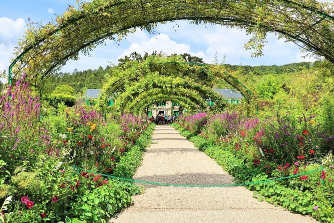 giverny-and-monets-garden-half-day-trip-from-paris