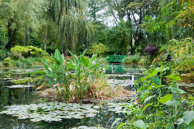 giverny-and-versailles-full-day-private-guided-tour-wih-hotel-pickup