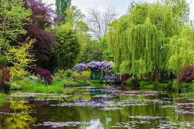 giverny-and-versailles-palace-audio-guided-day-trip-with-lunch-from-paris-2