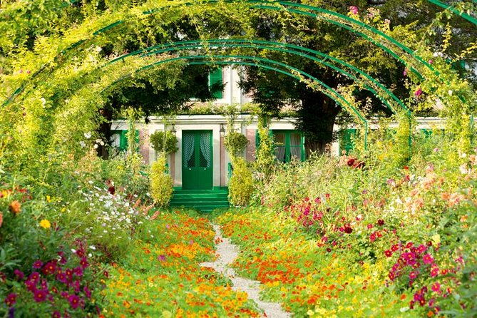 giverny-claude-monets-house-gardens-private-trip-2