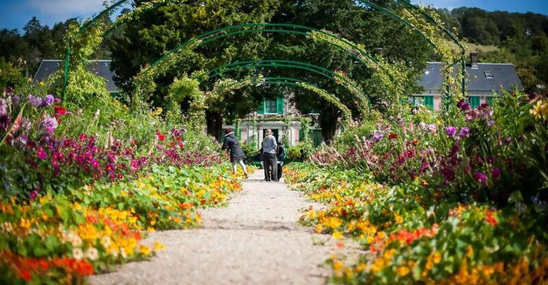 giverny-monets-house-and-gardens-guided-tour