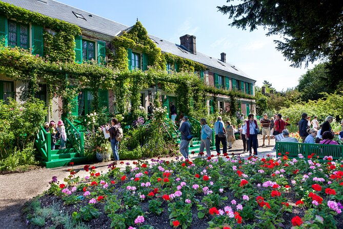 giverny-monets-house-and-gardens-half-day-tour-from-paris