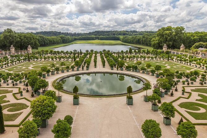 Giverny Monet's House & Versailles Palace Private Day Trip from Paris - FAQ