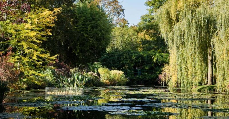 giverny-private-guided-walking-tour-with-monets-house