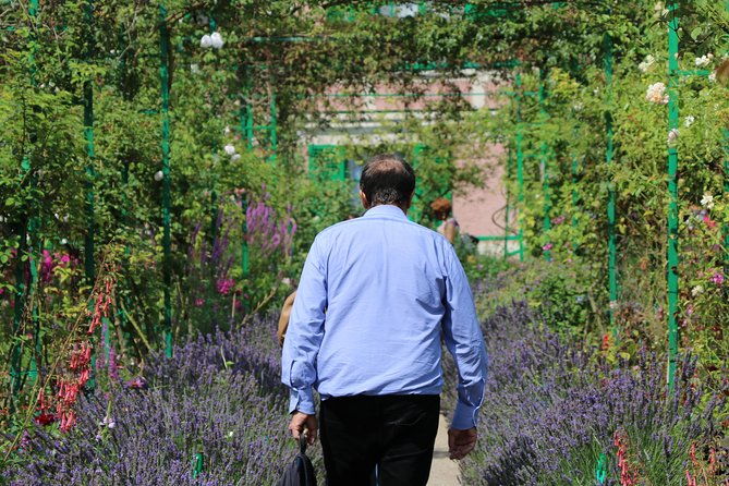 giverny-private-half-day-trip-including-claude-monet-gardens-house-from-paris