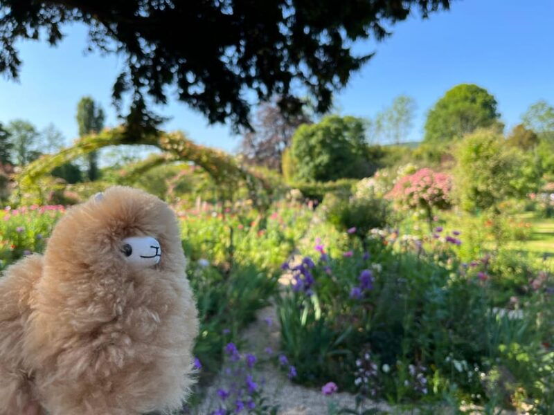 giverny-versailles-full-day-tour-by-luxury-car