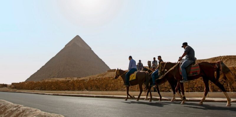 Giza: Arabian Horse Tour Around the Giza Pyramids - Authentic Experiences and Review Highlights