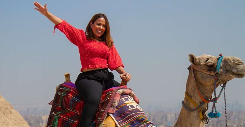 Giza: Pyramids at Sunset Guided Camel Tour - The Camel Ride: A Traditional Touch