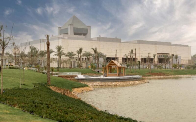 Giza: Pyramids, Museum of Civilization and Old Cairo, Bazaar - Who Should Book This Tour?