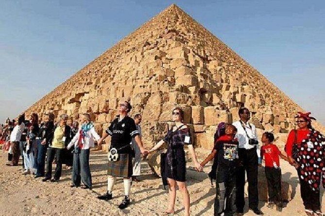Giza pyramids, Sakkara, and Dahshour day tour - FAQ