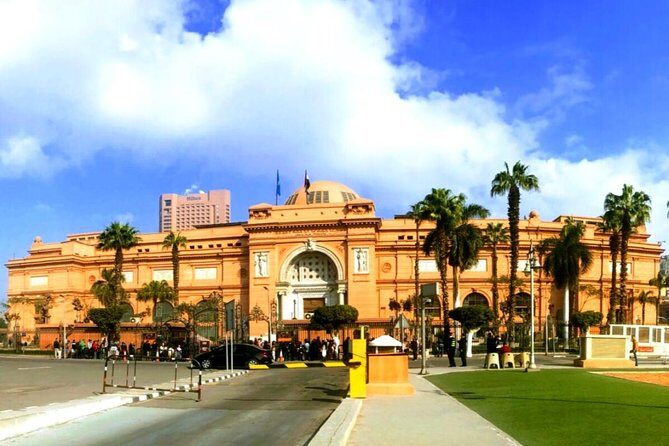 Giza Pyramids, Sphinx & Egyptian Museum treasures with private qualified guide - FAQs