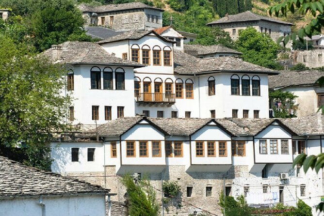 gjirokaster-walking-tour-the-old-baazar-cfake-dunavat-ali-pasha-bridge