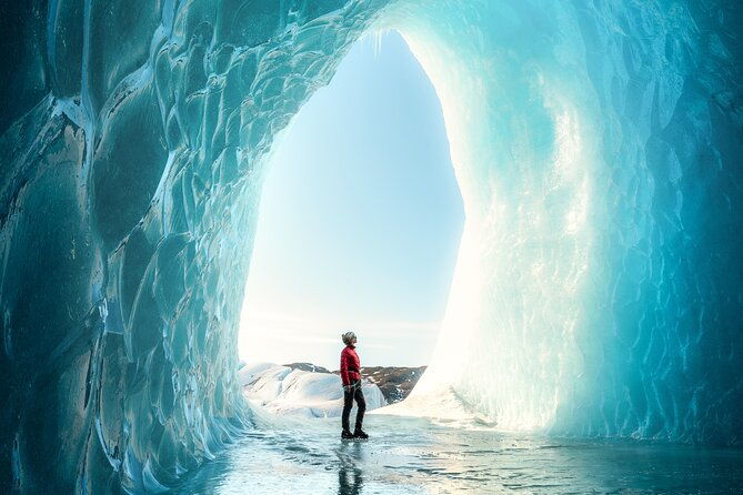 glacier-and-ice-cave-private-photoshoot-15-shot-photo-package-2