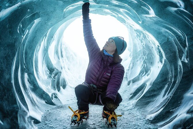 glacier-and-ice-cave-private-photoshoot-15-shot-photo-package-2