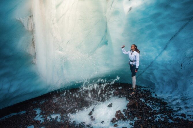 glacier-and-ice-cave-private-photoshoot-15-shot-photo-package-2