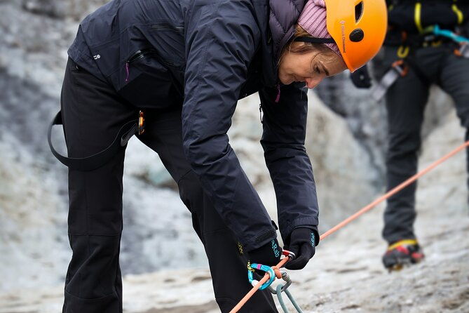 glacier-hike-ice-cave-adventure-with-professional-photos