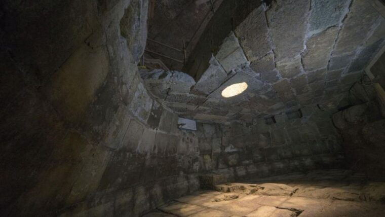 gladiators-saints-colosseum-arena-and-st-peters-prison-2