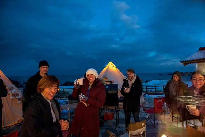 glamping-on-natural-lawn-at-tanesashi-coast