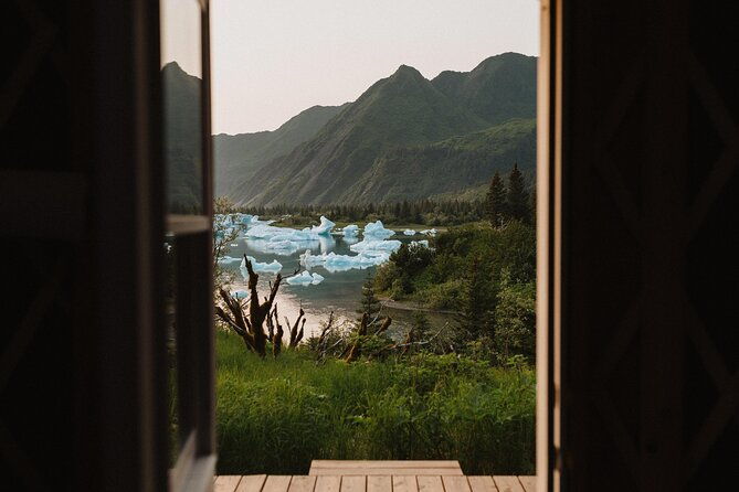 glamping-remote-overnight-iceberg-view-stay