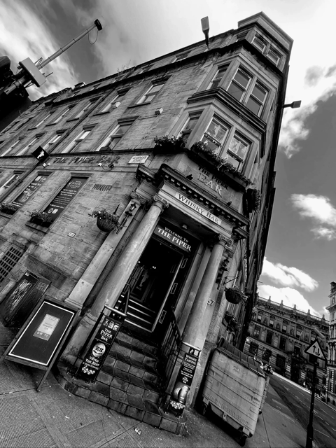 glasgow-scottish-rogue-whisky-pub-crawl