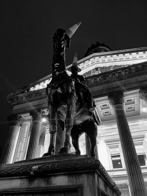 glasgow-scottish-rogue-whisky-pub-crawl