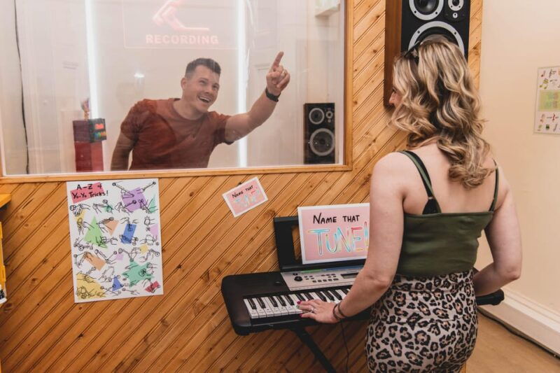 glasgow-stuck-in-the-90s-a-nostalgic-musical-escape-room