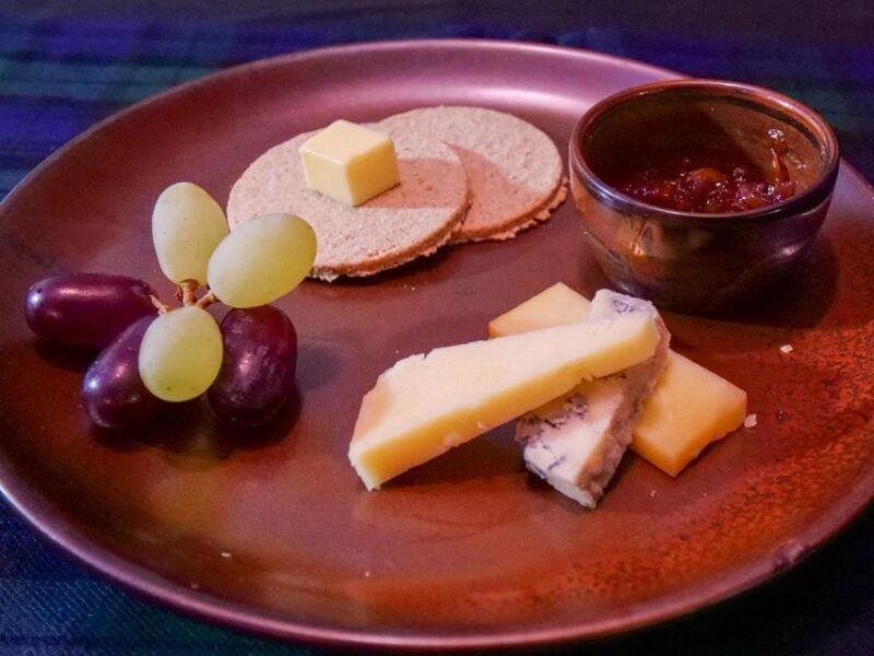 glasgow-whisky-flight-and-scottish-cheeseboard