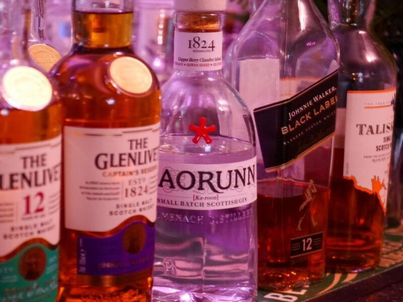 glasgow-whisky-flight-at-contemporary-scottish-venue