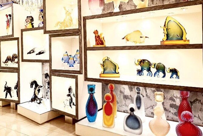 glass-blowing-live-demo-showroom-visit-and-artistic-glass-gift-4