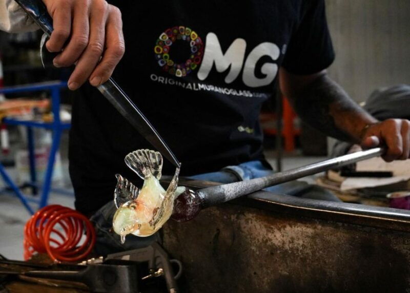 glass-blowing-show-visit-murano-glass-factory-showroom-omg