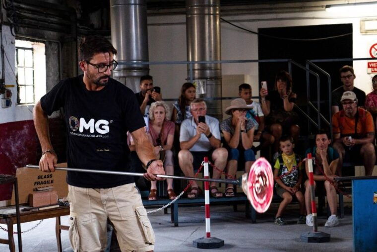 glass-blowing-show-visit-murano-glass-factory-showroom-omg