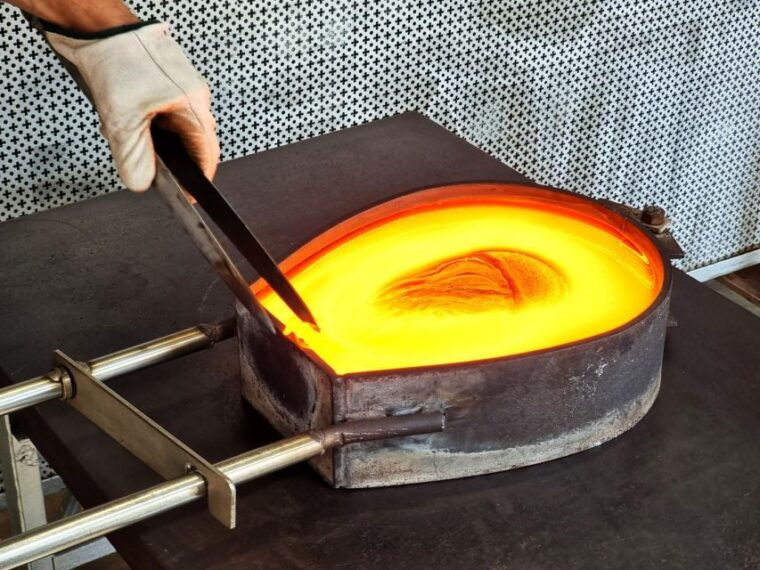 glass-blowing-show-visit-murano-glass-factory-showroom-omg