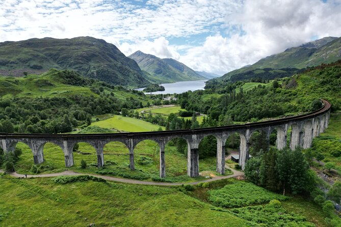 glenfinnan-glencoe-and-scottish-highlands-day-tour