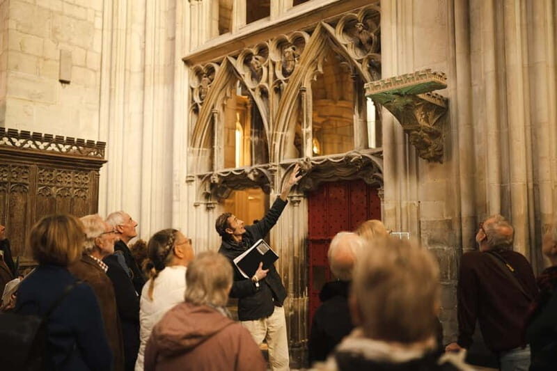 Gloucester Cathedral: Highlights Tour - The Experience and Guide