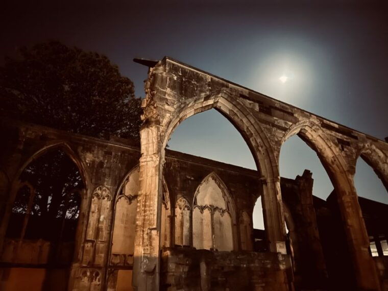 gloucester-ghost-themed-guided-walking-tour