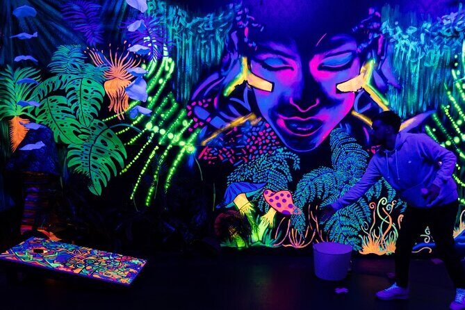 Glow in the Dark Mini Golf in Queenstown - Key Points