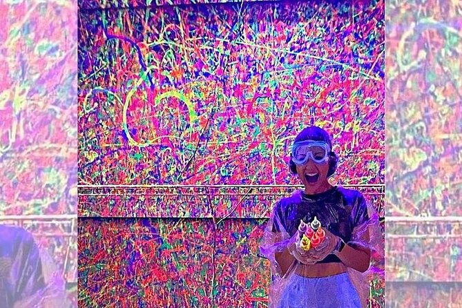 glow-in-the-dark-splatter-paint-experience