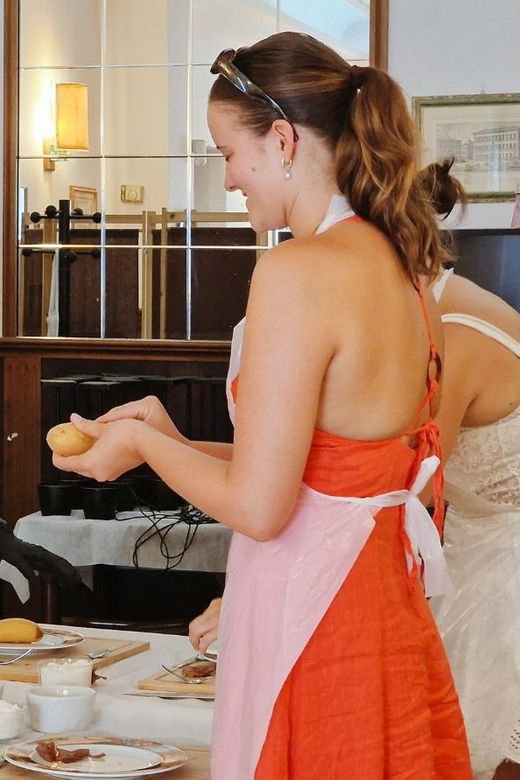 gnocchi-cooking-class-in-rome-piazza-navona-2