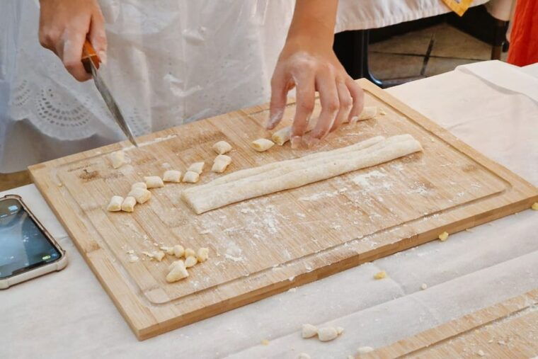 gnocchi-cooking-class-in-rome-piazza-navona-2