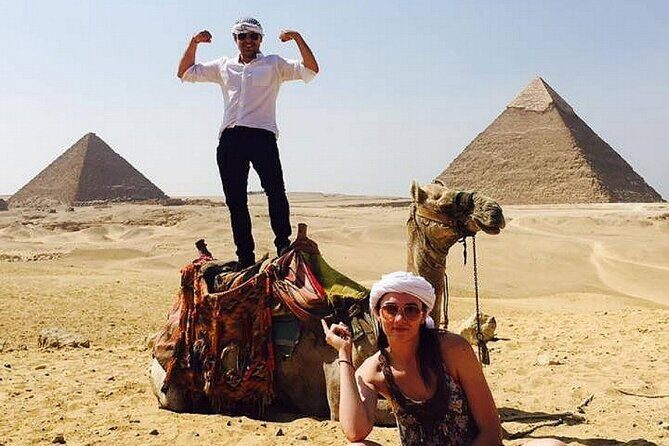 Go Tour Cairo : 2 D Guided City Tour & Giza Pyramids and Sakkara - Exploring the Giza Pyramids and Sakkara