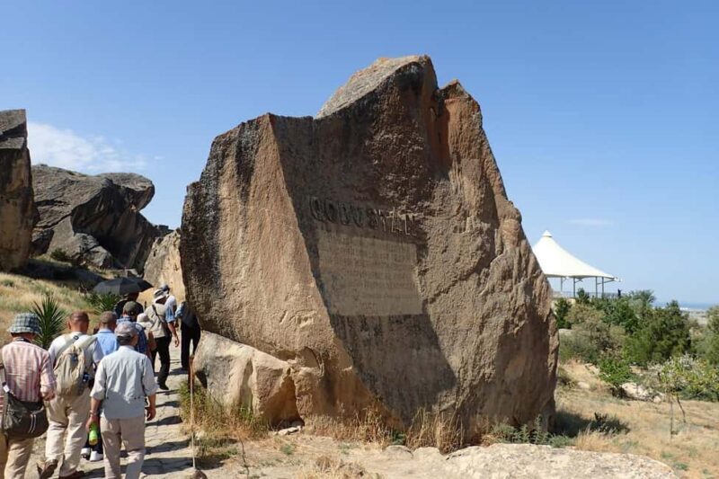 Gobustan and Mud Volcanoes Tour - Discovering the Gobustan and Mud Volcanoes Tour