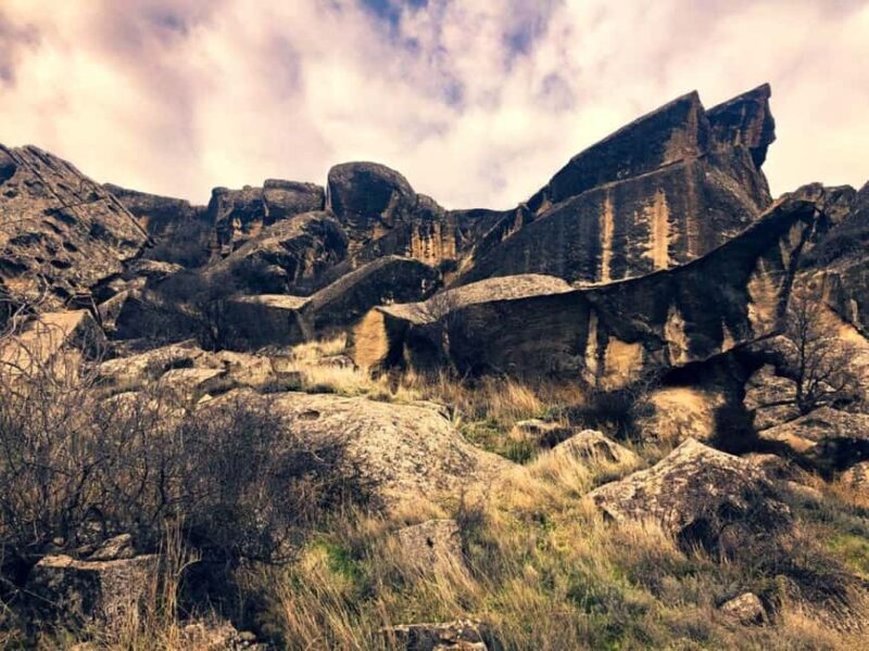 Gobustan, Mud volcanoes, Fire temple, Fire Mountain Tour - Starting the Day: From Baku to Gobustan