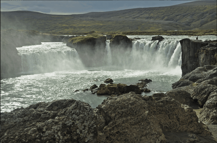 godafoss-express-classy-round-trip-multiple-drop-off-choice