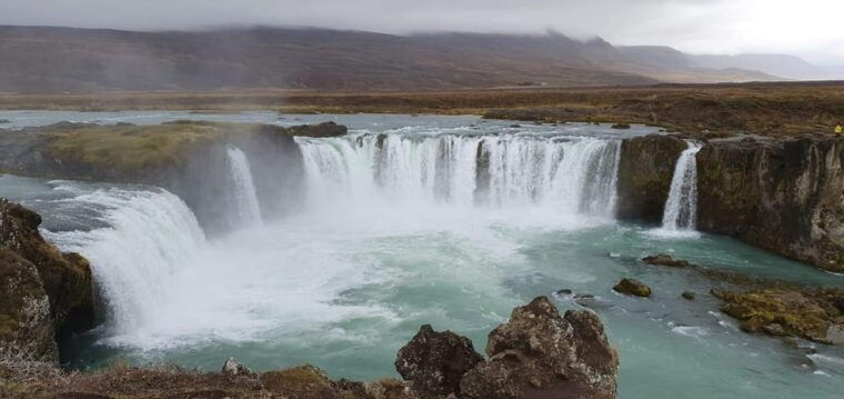 godafoss-express-classy-round-trip-multiple-drop-off-choice