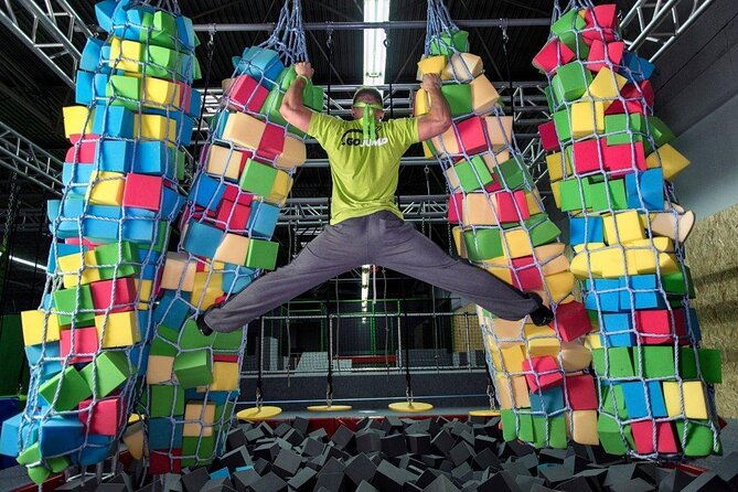gojump-megapark-krakow-sikorki-1h-ticket-goair-inflatable-park
