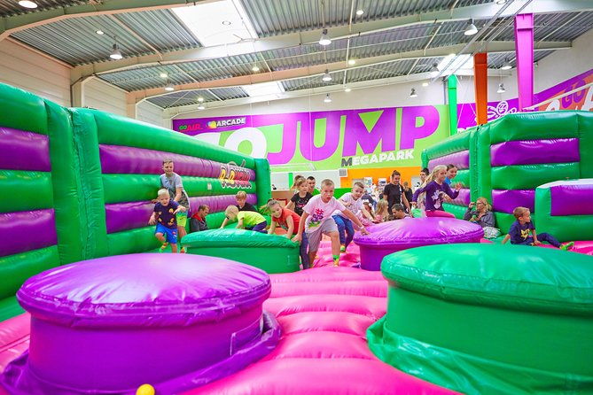 gojump-megapark-krakow-sikorki-1h-ticket-goair-inflatable-park