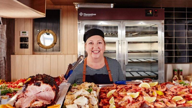 Gold Coast: Sightseeing Cruise with Buffet Lunch - Who This Tour Is Best For